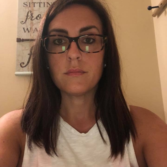 Meet your Posher, Tiffany - Picture 1 of 1